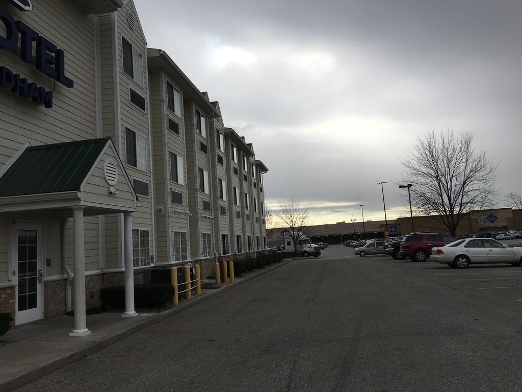 Microtel Inn & Suites By Wyndham Indianapolis Airport Exterior photo