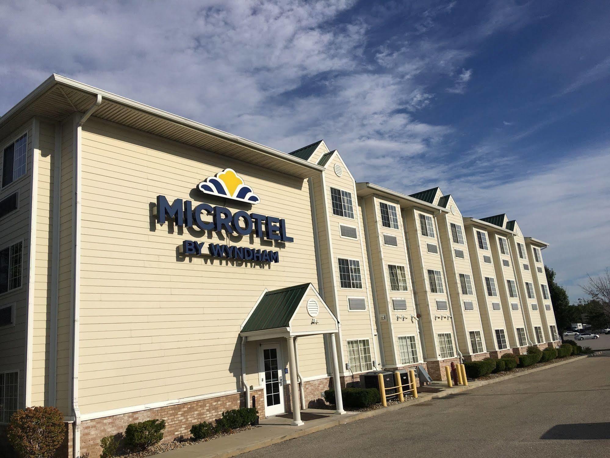 Microtel Inn & Suites By Wyndham Indianapolis Airport Exterior photo